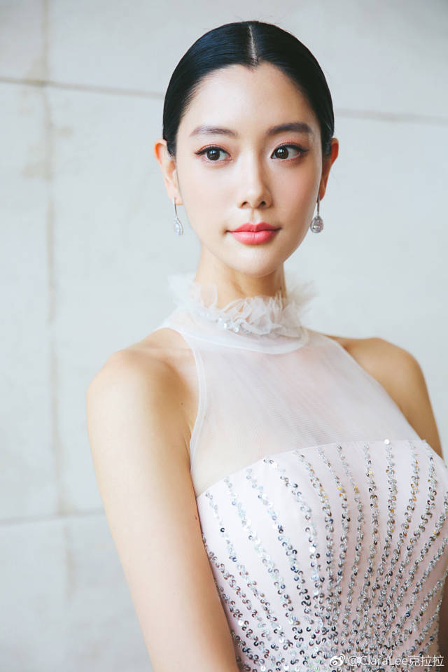 黑色大丽花